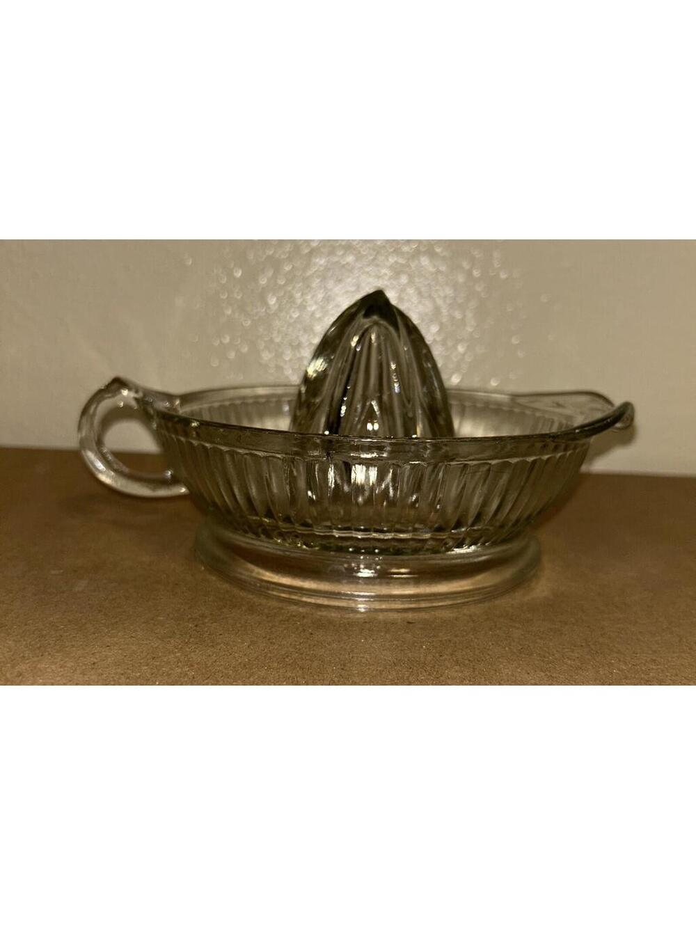 Vintage Federal Glass Citrus Juicer Hand Press Reamer Fruit Juice Squeezer
